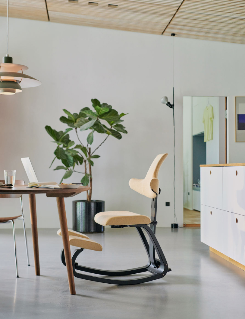 Thatsit, design by Peter Opsvik in home setting